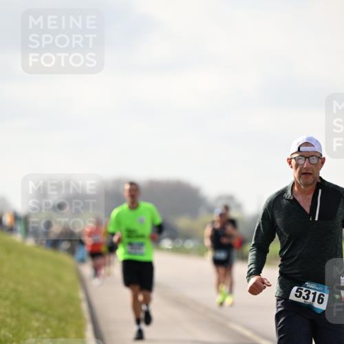 12.04.2026 - 45. Internationalen Wilhelmsburger Insellauf Dr. Thomas Lammeyer http://msf.ph/oto/9440537 12.04.2026 10:05:25 Laufen 5316 meine-sportfotos.de