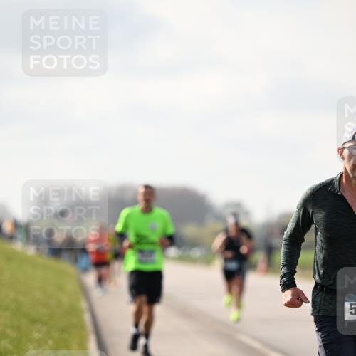12.04.2026 - 45. Internationalen Wilhelmsburger Insellauf Dr. Thomas Lammeyer http://msf.ph/oto/9440540 12.04.2026 10:05:25 Laufen 5 meine-sportfotos.de
