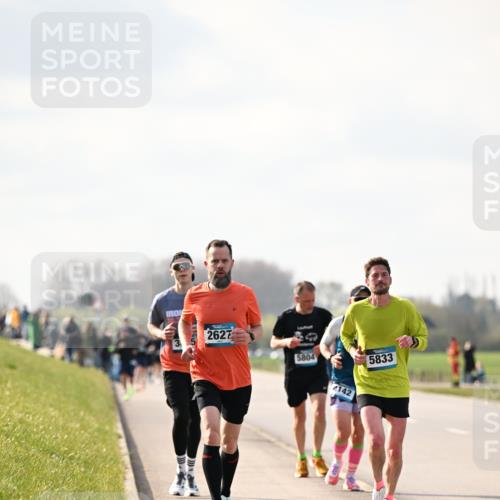 12.04.2026 - 45. Internationalen Wilhelmsburger Insellauf Dr. Thomas Lammeyer http://msf.ph/oto/9440621 12.04.2026 10:05:38 Laufen 2627, 5804, 4142, 5833 meine-sportfotos.de