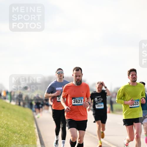 12.04.2026 - 45. Internationalen Wilhelmsburger Insellauf Dr. Thomas Lammeyer http://msf.ph/oto/9440626 12.04.2026 10:05:39 Laufen 31, 2627, 5804, 833, 101 meine-sportfotos.de