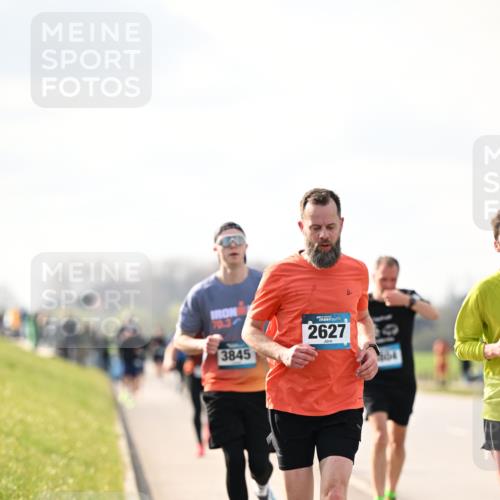 12.04.2026 - 45. Internationalen Wilhelmsburger Insellauf Dr. Thomas Lammeyer http://msf.ph/oto/9440635 12.04.2026 10:05:40 Laufen 70, 3, 3845, 2627 meine-sportfotos.de