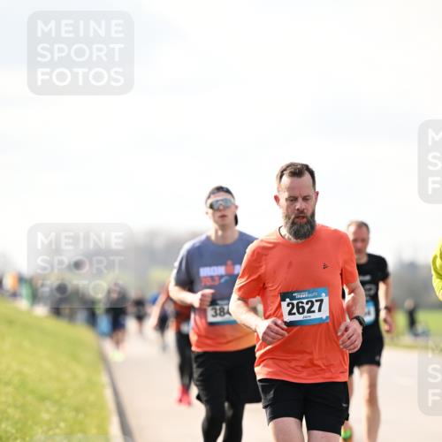 12.04.2026 - 45. Internationalen Wilhelmsburger Insellauf Dr. Thomas Lammeyer http://msf.ph/oto/9440638 12.04.2026 10:05:40 Laufen 70, 3, 384, 2627 meine-sportfotos.de