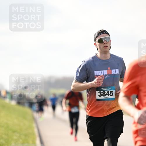12.04.2026 - 45. Internationalen Wilhelmsburger Insellauf Dr. Thomas Lammeyer http://msf.ph/oto/9440650 12.04.2026 10:05:42 Laufen 3845 meine-sportfotos.de
