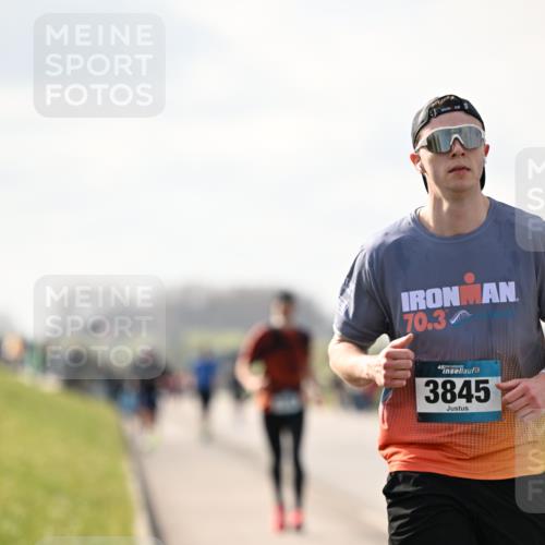 12.04.2026 - 45. Internationalen Wilhelmsburger Insellauf Dr. Thomas Lammeyer http://msf.ph/oto/9440654 12.04.2026 10:05:43 Laufen 70, 3, 45, 3845 meine-sportfotos.de