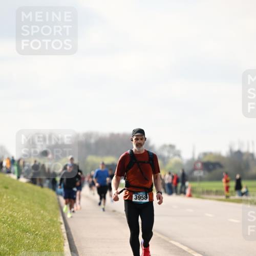 12.04.2026 - 45. Internationalen Wilhelmsburger Insellauf Dr. Thomas Lammeyer http://msf.ph/oto/9440664 12.04.2026 10:05:45 Laufen 3958 meine-sportfotos.de