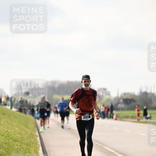 12.04.2026 - 45. Internationalen Wilhelmsburger Insellauf Dr. Thomas Lammeyer http://msf.ph/oto/9440665 12.04.2026 10:05:45 Laufen 3956 meine-sportfotos.de