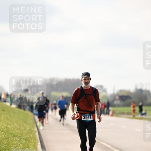 12.04.2026 - 45. Internationalen Wilhelmsburger Insellauf Dr. Thomas Lammeyer http://msf.ph/oto/9440669 12.04.2026 10:05:45 Laufen 3958 meine-sportfotos.de