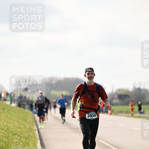 12.04.2026 - 45. Internationalen Wilhelmsburger Insellauf Dr. Thomas Lammeyer http://msf.ph/oto/9440672 12.04.2026 10:05:46 Laufen 3958 meine-sportfotos.de