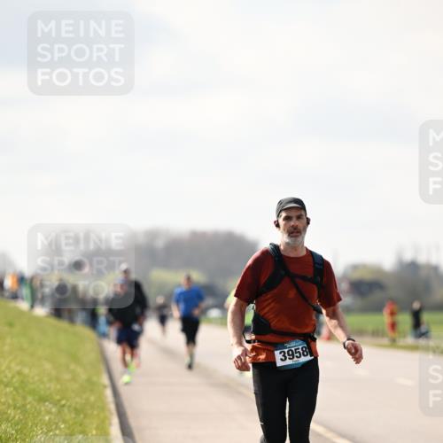 12.04.2026 - 45. Internationalen Wilhelmsburger Insellauf Dr. Thomas Lammeyer http://msf.ph/oto/9440676 12.04.2026 10:05:46 Laufen 3958 meine-sportfotos.de
