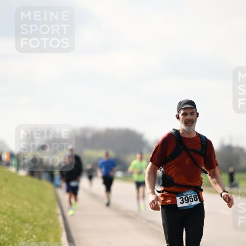 12.04.2026 - 45. Internationalen Wilhelmsburger Insellauf Dr. Thomas Lammeyer http://msf.ph/oto/9440681 12.04.2026 10:05:47 Laufen 3958 meine-sportfotos.de