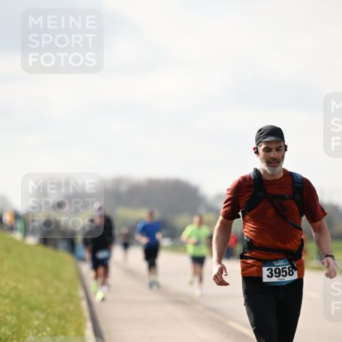 12.04.2026 - 45. Internationalen Wilhelmsburger Insellauf Dr. Thomas Lammeyer http://msf.ph/oto/9440683 12.04.2026 10:05:47 Laufen 3958 meine-sportfotos.de