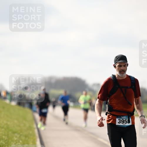 12.04.2026 - 45. Internationalen Wilhelmsburger Insellauf Dr. Thomas Lammeyer http://msf.ph/oto/9440684 12.04.2026 10:05:47 Laufen 3958 meine-sportfotos.de