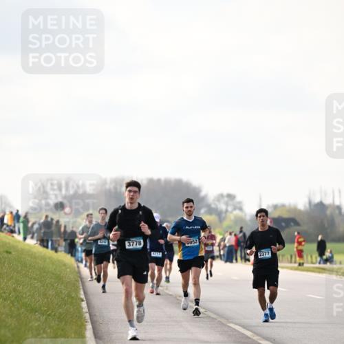 12.04.2026 - 45. Internationalen Wilhelmsburger Insellauf Dr. Thomas Lammeyer http://msf.ph/oto/9440783 12.04.2026 10:06:03 Laufen 4242, 3778, 4713, 052, 2377 meine-sportfotos.de