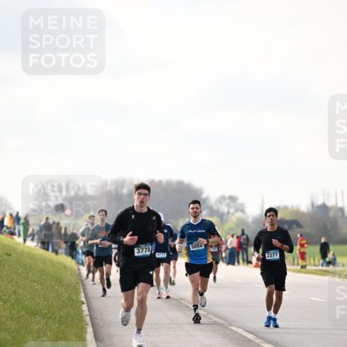 12.04.2026 - 45. Internationalen Wilhelmsburger Insellauf Dr. Thomas Lammeyer http://msf.ph/oto/9440786 12.04.2026 10:06:03 Laufen 3778, 4713, 5052, 2377 meine-sportfotos.de