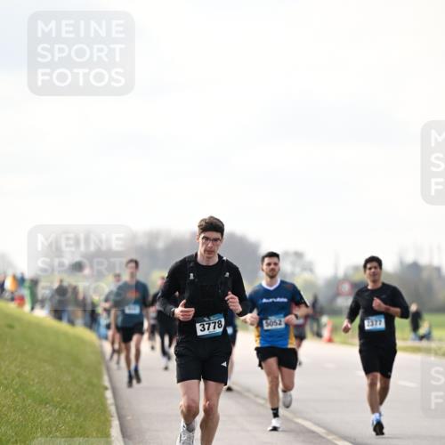 12.04.2026 - 45. Internationalen Wilhelmsburger Insellauf Dr. Thomas Lammeyer http://msf.ph/oto/9440795 12.04.2026 10:06:05 Laufen 3778, 5052, 2377 meine-sportfotos.de