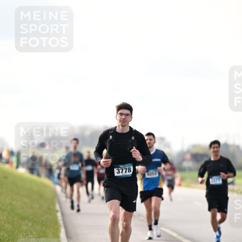 12.04.2026 - 45. Internationalen Wilhelmsburger Insellauf Dr. Thomas Lammeyer http://msf.ph/oto/9440801 12.04.2026 10:06:06 Laufen 3778, 5052, 2577 meine-sportfotos.de