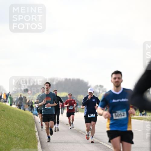 12.04.2026 - 45. Internationalen Wilhelmsburger Insellauf Dr. Thomas Lammeyer http://msf.ph/oto/9440823 12.04.2026 10:06:09 Laufen 4741, 4713 meine-sportfotos.de