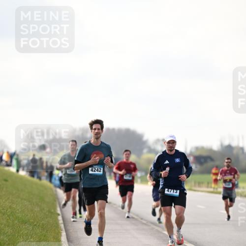 12.04.2026 - 45. Internationalen Wilhelmsburger Insellauf Dr. Thomas Lammeyer http://msf.ph/oto/9440841 12.04.2026 10:06:11 Laufen 4242, 4713 meine-sportfotos.de