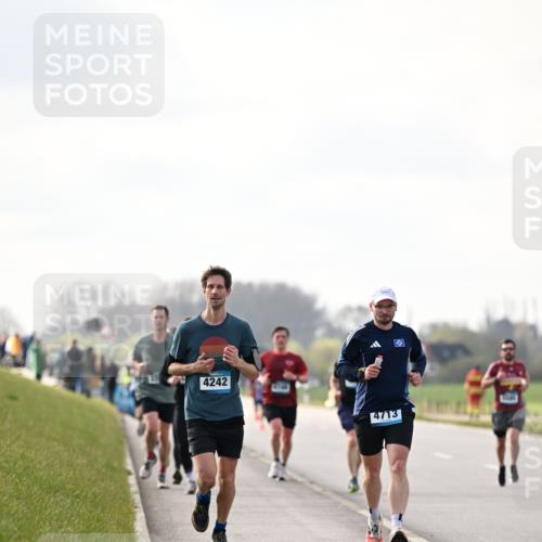 12.04.2026 - 45. Internationalen Wilhelmsburger Insellauf Dr. Thomas Lammeyer http://msf.ph/oto/9440842 12.04.2026 10:06:12 Laufen 4242, 4713 meine-sportfotos.de