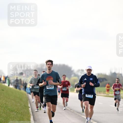 12.04.2026 - 45. Internationalen Wilhelmsburger Insellauf Dr. Thomas Lammeyer http://msf.ph/oto/9440844 12.04.2026 10:06:12 Laufen 4242, 4713 meine-sportfotos.de