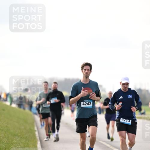 12.04.2026 - 45. Internationalen Wilhelmsburger Insellauf Dr. Thomas Lammeyer http://msf.ph/oto/9440854 12.04.2026 10:06:13 Laufen 4242, 4713 meine-sportfotos.de