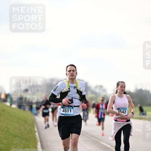 12.04.2026 - 45. Internationalen Wilhelmsburger Insellauf Dr. Thomas Lammeyer http://msf.ph/oto/9440918 12.04.2026 10:06:25 Laufen 4511, 3542 meine-sportfotos.de