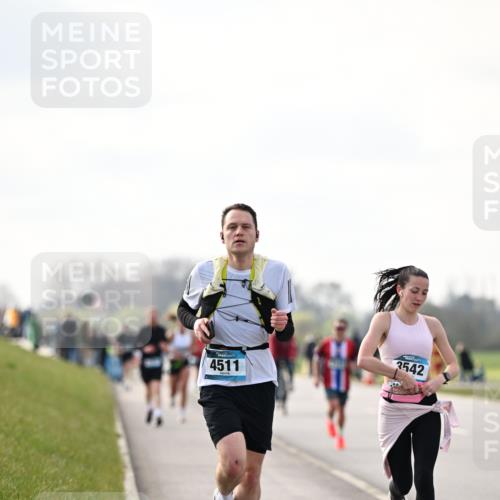 12.04.2026 - 45. Internationalen Wilhelmsburger Insellauf Dr. Thomas Lammeyer http://msf.ph/oto/9440919 12.04.2026 10:06:25 Laufen 4511, 3542 meine-sportfotos.de