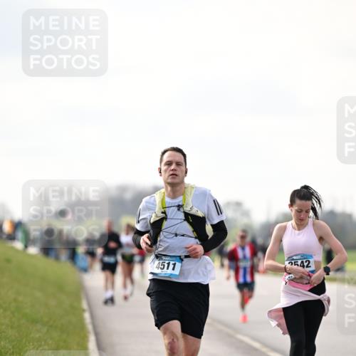 12.04.2026 - 45. Internationalen Wilhelmsburger Insellauf Dr. Thomas Lammeyer http://msf.ph/oto/9440921 12.04.2026 10:06:25 Laufen 4511, 2542 meine-sportfotos.de