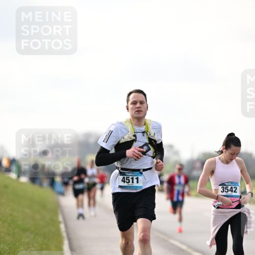 12.04.2026 - 45. Internationalen Wilhelmsburger Insellauf Dr. Thomas Lammeyer http://msf.ph/oto/9440923 12.04.2026 10:06:26 Laufen 4511, 3542 meine-sportfotos.de