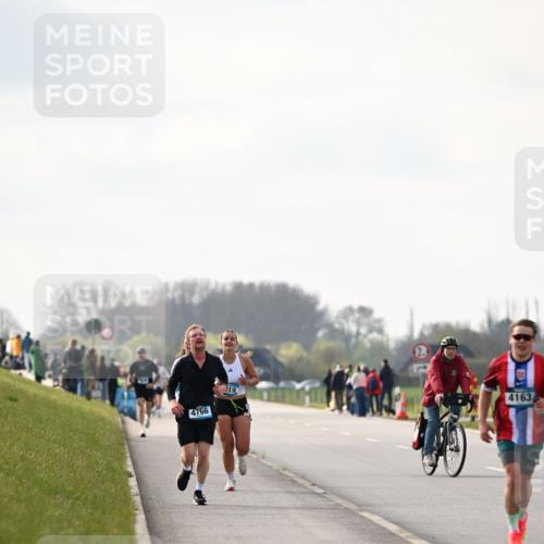 12.04.2026 - 45. Internationalen Wilhelmsburger Insellauf Dr. Thomas Lammeyer http://msf.ph/oto/9440946 12.04.2026 10:06:30 Laufen 4766, 19, 4163 meine-sportfotos.de