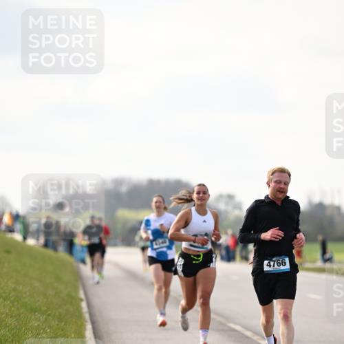 12.04.2026 - 45. Internationalen Wilhelmsburger Insellauf Dr. Thomas Lammeyer http://msf.ph/oto/9440974 12.04.2026 10:06:34 Laufen 4766 meine-sportfotos.de