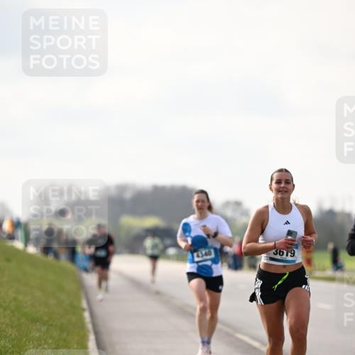 12.04.2026 - 45. Internationalen Wilhelmsburger Insellauf Dr. Thomas Lammeyer http://msf.ph/oto/9440987 12.04.2026 10:06:36 Laufen 4340, 3619 meine-sportfotos.de