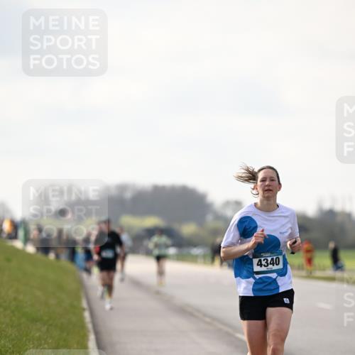 12.04.2026 - 45. Internationalen Wilhelmsburger Insellauf Dr. Thomas Lammeyer http://msf.ph/oto/9441003 12.04.2026 10:06:39 Laufen 4340 meine-sportfotos.de