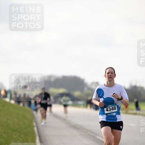 12.04.2026 - 45. Internationalen Wilhelmsburger Insellauf Dr. Thomas Lammeyer http://msf.ph/oto/9441004 12.04.2026 10:06:39 Laufen 4340 meine-sportfotos.de