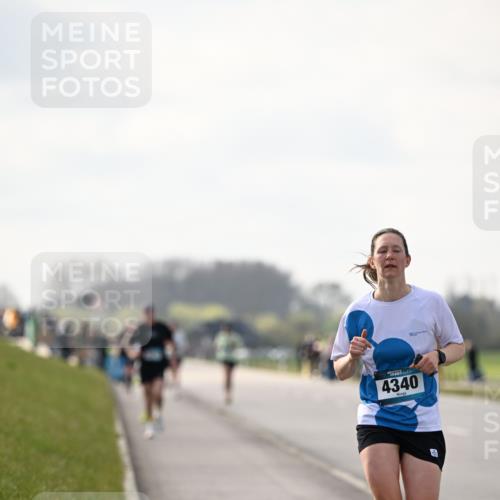 12.04.2026 - 45. Internationalen Wilhelmsburger Insellauf Dr. Thomas Lammeyer http://msf.ph/oto/9441006 12.04.2026 10:06:39 Laufen 4340 meine-sportfotos.de