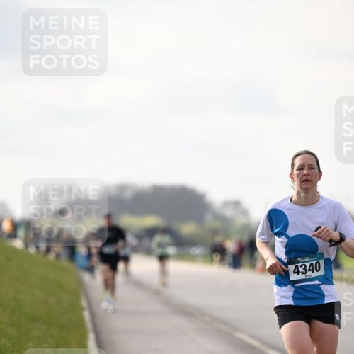 12.04.2026 - 45. Internationalen Wilhelmsburger Insellauf Dr. Thomas Lammeyer http://msf.ph/oto/9441009 12.04.2026 10:06:40 Laufen 4340 meine-sportfotos.de