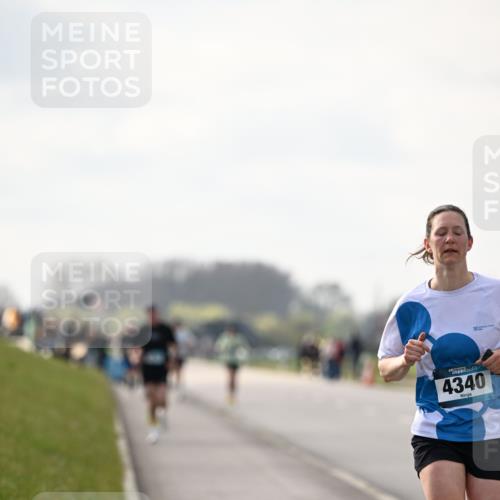 12.04.2026 - 45. Internationalen Wilhelmsburger Insellauf Dr. Thomas Lammeyer http://msf.ph/oto/9441011 12.04.2026 10:06:40 Laufen 4, 4340 meine-sportfotos.de