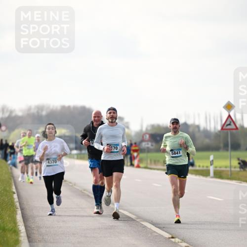 12.04.2026 - 45. Internationalen Wilhelmsburger Insellauf Dr. Thomas Lammeyer http://msf.ph/oto/9441060 12.04.2026 10:06:54 Laufen 4370, 70, 5841 meine-sportfotos.de