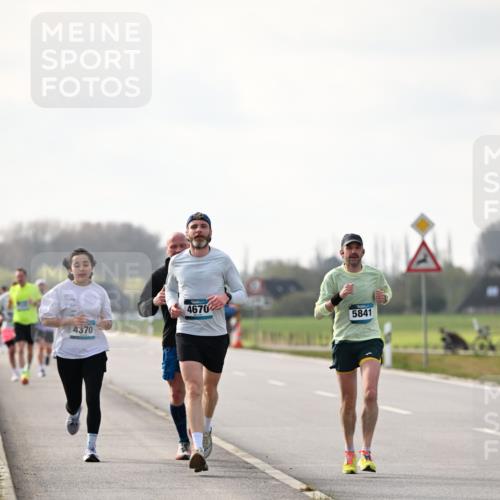12.04.2026 - 45. Internationalen Wilhelmsburger Insellauf Dr. Thomas Lammeyer http://msf.ph/oto/9441065 12.04.2026 10:06:55 Laufen 4670, 5841, 4370 meine-sportfotos.de