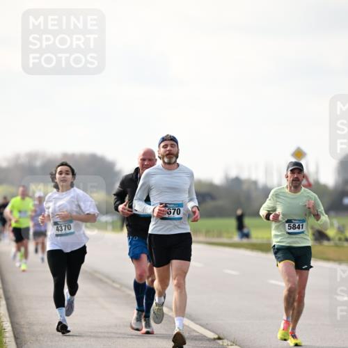 12.04.2026 - 45. Internationalen Wilhelmsburger Insellauf Dr. Thomas Lammeyer http://msf.ph/oto/9441073 12.04.2026 10:06:56 Laufen 670, 4370, 5841 meine-sportfotos.de
