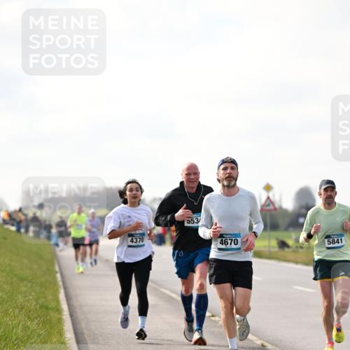 12.04.2026 - 45. Internationalen Wilhelmsburger Insellauf Dr. Thomas Lammeyer http://msf.ph/oto/9441078 12.04.2026 10:06:58 Laufen 4370, 553, 4670, 5841 meine-sportfotos.de