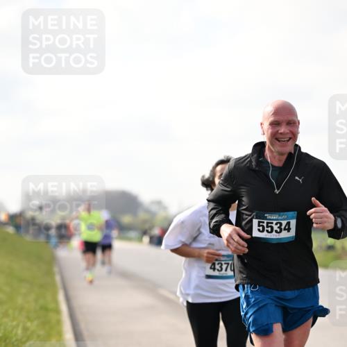 12.04.2026 - 45. Internationalen Wilhelmsburger Insellauf Dr. Thomas Lammeyer http://msf.ph/oto/9441092 12.04.2026 10:07:00 Laufen 4370, 4, 5534 meine-sportfotos.de
