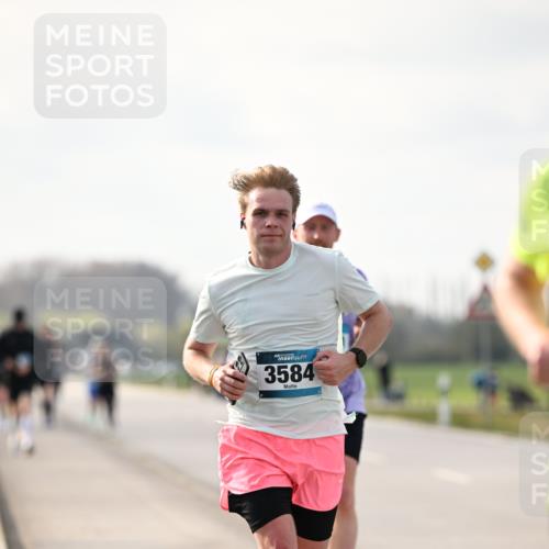 12.04.2026 - 45. Internationalen Wilhelmsburger Insellauf Dr. Thomas Lammeyer http://msf.ph/oto/9441128 12.04.2026 10:07:09 Laufen 45, 3584 meine-sportfotos.de
