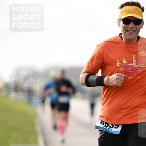 12.04.2026 - 45. Internationalen Wilhelmsburger Insellauf Dr. Thomas Lammeyer http://msf.ph/oto/9441197 12.04.2026 10:07:28 Laufen 2025 meine-sportfotos.de