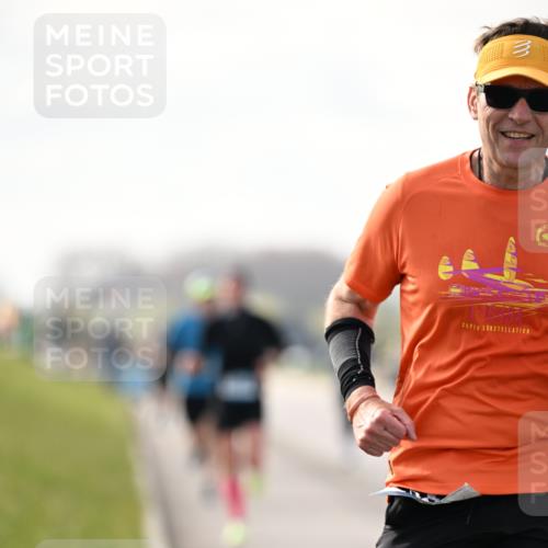12.04.2026 - 45. Internationalen Wilhelmsburger Insellauf Dr. Thomas Lammeyer http://msf.ph/oto/9441198 12.04.2026 10:07:28 Laufen 2025 meine-sportfotos.de