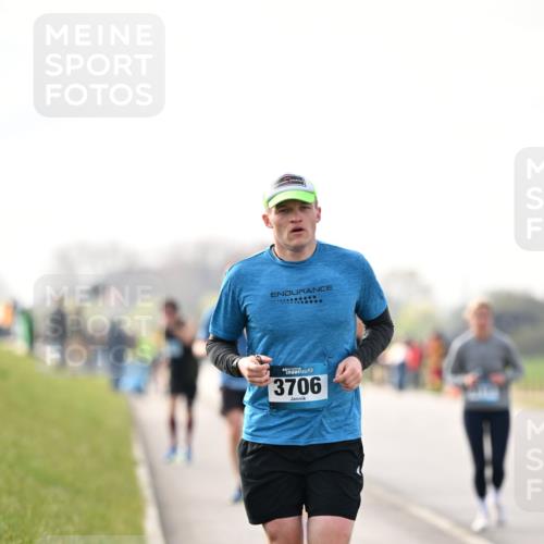 12.04.2026 - 45. Internationalen Wilhelmsburger Insellauf Dr. Thomas Lammeyer http://msf.ph/oto/9441228 12.04.2026 10:07:34 Laufen 3706 meine-sportfotos.de