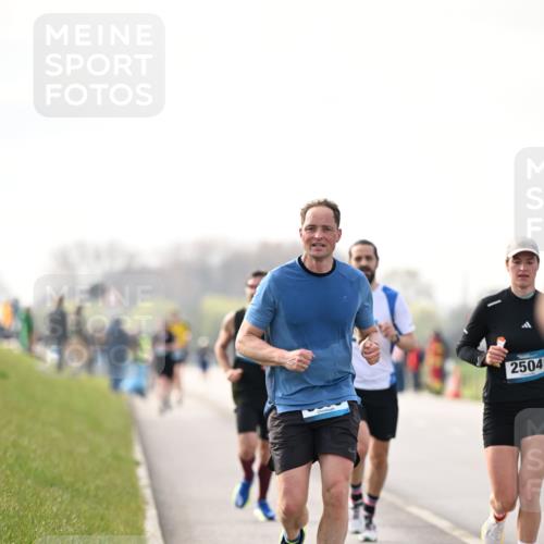 12.04.2026 - 45. Internationalen Wilhelmsburger Insellauf Dr. Thomas Lammeyer http://msf.ph/oto/9441248 12.04.2026 10:07:39 Laufen 2504 meine-sportfotos.de