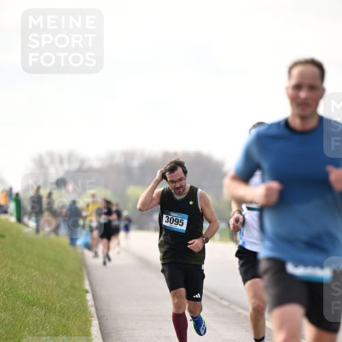 12.04.2026 - 45. Internationalen Wilhelmsburger Insellauf Dr. Thomas Lammeyer http://msf.ph/oto/9441256 12.04.2026 10:07:41 Laufen 3095 meine-sportfotos.de