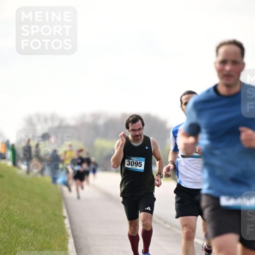 12.04.2026 - 45. Internationalen Wilhelmsburger Insellauf Dr. Thomas Lammeyer http://msf.ph/oto/9441257 12.04.2026 10:07:41 Laufen 3095 meine-sportfotos.de