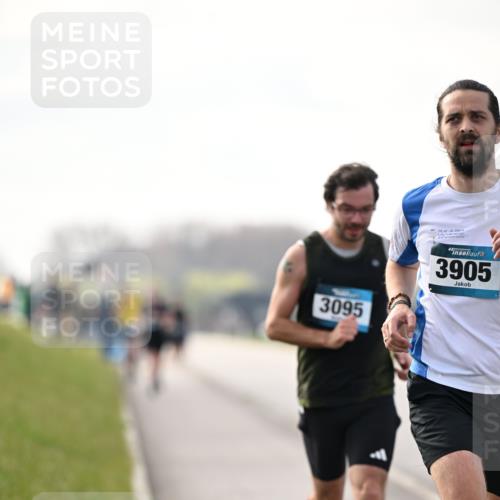 12.04.2026 - 45. Internationalen Wilhelmsburger Insellauf Dr. Thomas Lammeyer http://msf.ph/oto/9441271 12.04.2026 10:07:43 Laufen 3095, 45, 3905 meine-sportfotos.de